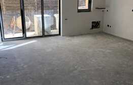 Apartament in vila, 3 camere, parcare, zona Campului