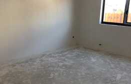 Apartament in vila, 3 camere, parcare, zona Campului