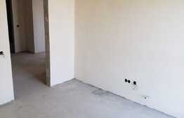 Apartament 3 camere, etaj intermediar, situat in zona rezidentiala !