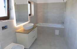 Casa individuala, 160 mp utili, teren de 500 mp! Zona de case!