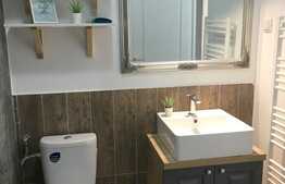 Apartament cu 3 camere , 50 mp, zona Terra ! 