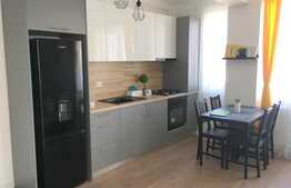 Apartament cu 3 camere , 50 mp, zona Terra ! 