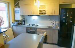 2 camere, 54 mp, semidecomandat, parcare, pod amenajat de 40 mp!