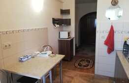 Apartament 2 camere, 58 mp, decomandate, garaj, zona strazii Tasnad