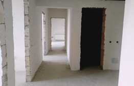 3 camere, decomandat, 78 mp, semifinisat, zona Porii