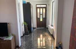 Casa individuala 60 mp, teren 400 mp + spatiu comercial 