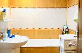 Apartament 3 camere, decomandat, 70mp, garaj, zona Calea Floresti