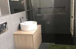 Apartament 2 camere, decomandat, zona rezidentiala, parcare, zona Mega Image