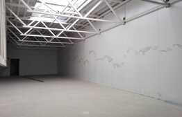 Spatiu cu destinatie multipla, 750 mp, se inchiriaza pe nivele de cate 250 mp, 30 locuri de parcare