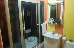 Apartament etaj intermediar, nisa dormit + living, loc parcare! Zona strazii Florilor!