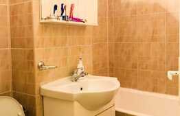 Garsoniera de vanzare, etaj intermediar, parcare privata, zona strazii Aurel Suciu