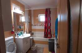 Apartament 2 camere, decomandat, parcare, zona parcului Colina