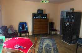 Casa si teren intravilan, parcelabil, 4300 mp, zona Jucu