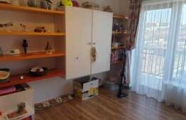  3 camere, 71 mp, mobilat, parcare exterioara, zona Calea Turzii