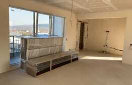 Penthouse 3 camere, 90 mp, 2 balcoane, 2 garaje subterane, CF!