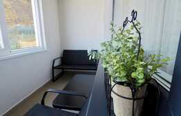 Apartament cu nisa de dormit si living lux, garaj, zona Sub Cetate!