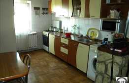 Vanzare 3 camere 66 mp, partial  renovat