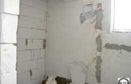 Apartament de vanzare, 120 mp si curte de 170 mp