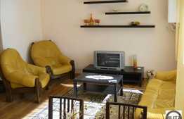 Apartament de 3 camere, in vila  din zona Campului!