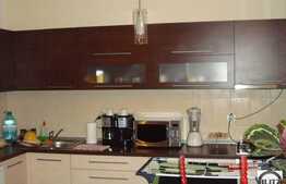 Zona Prefecturii! 2 cam in imobil tip casa!