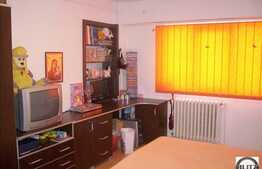 De vanzare 2 camere, 52 mp utili, balcon inchis