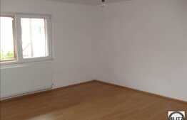 Apartament In Vila ! Suprafata Generoasa !!!