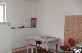 Apartament In Vila ! Suprafata Generoasa !!!