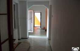 Apartament In Vila ! Suprafata Generoasa !!!