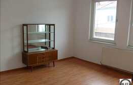 Apartament In Vila ! Suprafata Generoasa !!!