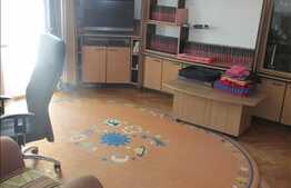 3 camere, 77 mp, mobilat, garaj, boxa, zona strazii Vlahuta!