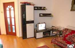 Apartament  de vanzare cu 3 camere, 48 mp