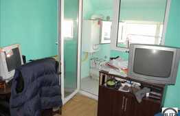 Apartament  de vanzare cu 3 camere, 48 mp