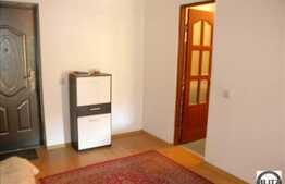 Apartament  de vanzare cu 3 camere, 48 mp