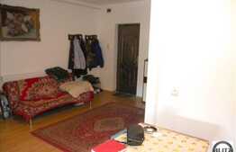 Apartament  de vanzare cu 3 camere, 48 mp