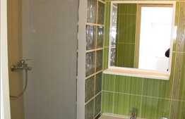 Apartament 3 camere cu terasa de 24 mp.