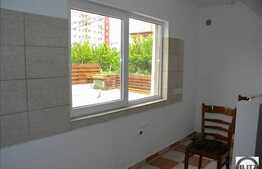 Apartament 3 camere cu terasa de 24 mp.