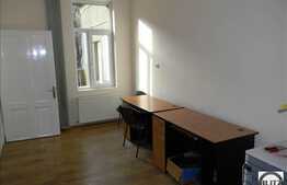Apartament nemobilat pt locuit si sediu firma !