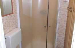 Apartament nemobilat pt locuit si sediu firma !