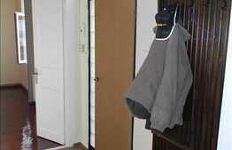 Apartament nemobilat pt locuit si sediu firma !