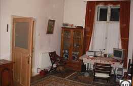 1 camera de vanzare in zona Dorobantilor!