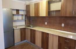 Apartament 2 camere, etaj intermediar, loc parcare, zona strazii Eroilor!