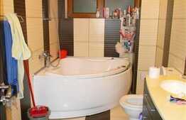 Apartament ultrafinisat, 3 camere, 80 mp, 2 balcoane,imobil nou!3 locuri parcare