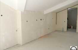 De vanzare apartament 3 camere, imobl tip vila