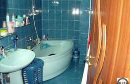 Vanzare 2 camere decomandat pe strada Nasaud