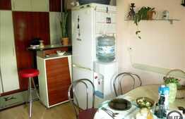 Vanzare 2 camere decomandat pe strada Nasaud