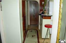 Vanzare 2 camere decomandat pe strada Nasaud