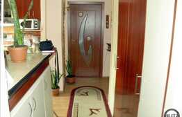 Vanzare 2 camere decomandat pe strada Nasaud