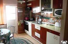 Vanzare 2 camere decomandat pe strada Nasaud