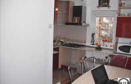 64 mp cu finisaje moderne, etaj intermediar!