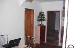 64 mp cu finisaje moderne, etaj intermediar!